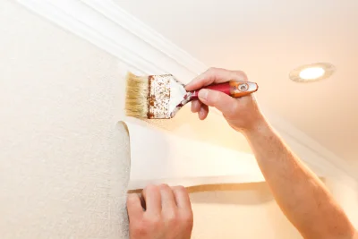 Pose de papier peint à Vouharte — revêtements muraux et toiles de verre